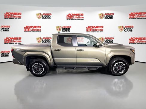 Certified 2024 Toyota Tacoma TRD Sport w/ TRD Sport Premium Package AWD/4WD image 20