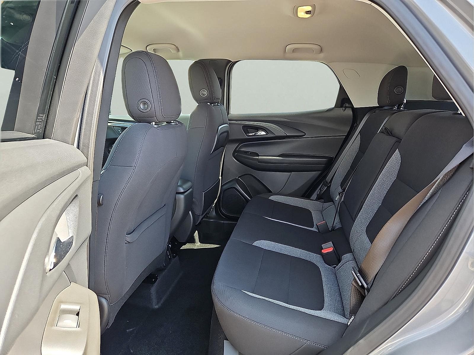 Used 2026 Chevrolet TrailBlazer LT w/ Convenience Package FWD image 9