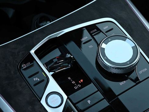 New 2026 BMW X5 xDrive40i w/ Executive Package image 16