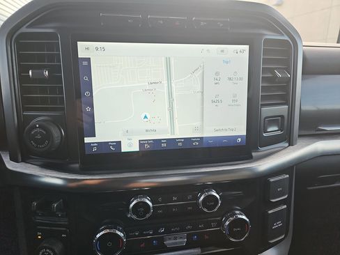 Used 2022 Ford F150 Lariat w/ Max Trailer Tow Package image 19