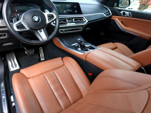 Used 2022 BMW X5 xDrive40i w/ M Sport Package image 8