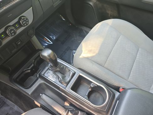Used 2020 Toyota Tacoma SR w/ SR Convenience Package RWD image 26