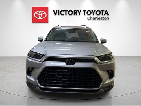 Used 2024 Toyota Grand Highlander Limited image 7