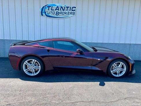 Used 2017 Chevrolet Corvette Stingray Coupe w/ 1LT RWD image 4
