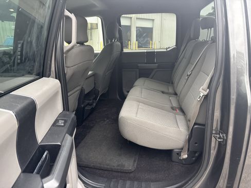 Used 2017 Ford F150 XLT image 16