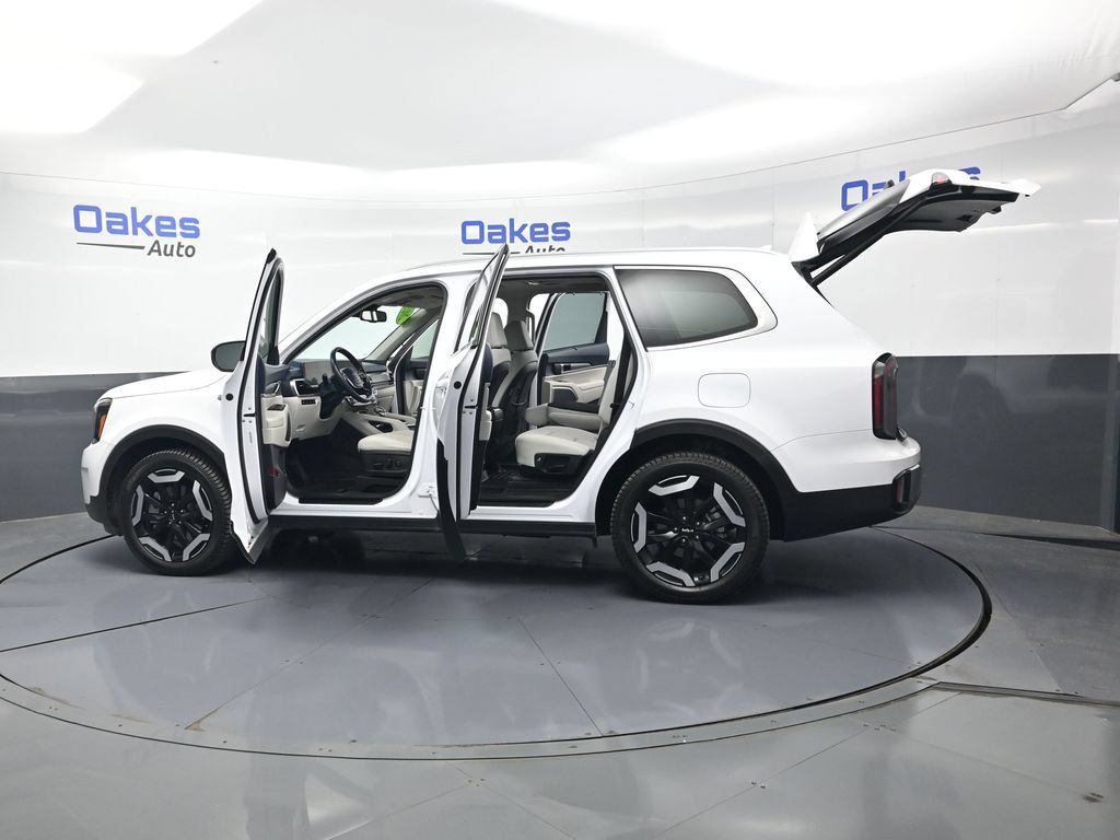 Used 2025 Kia Telluride EX w/ EX Captain's Chair Package FWD image 58
