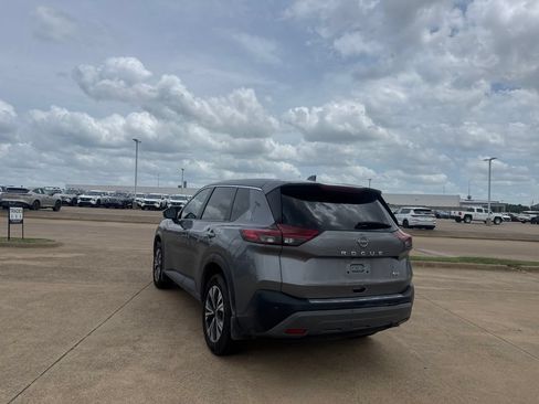 Used 2023 Nissan Rogue SV FWD image 17