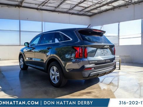 Used 2023 Kia Sorento LX image 28