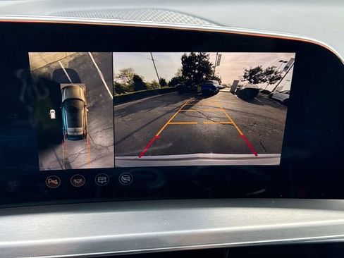 New 2025 Cadillac Lyriq Luxury w/ LPO, Floor Liner Package image 22