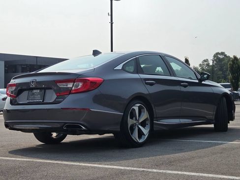 Used 2018 Honda Accord Touring image 30