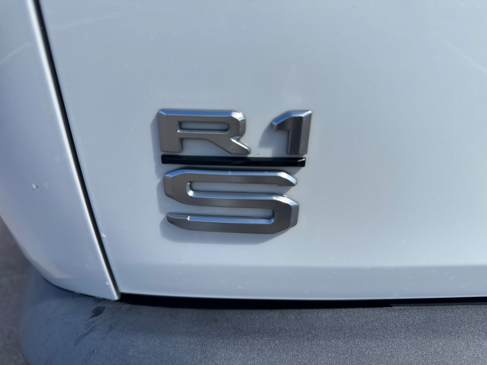 Used 2025 Rivian R1S Adventure Dual AWD/4WD image 24