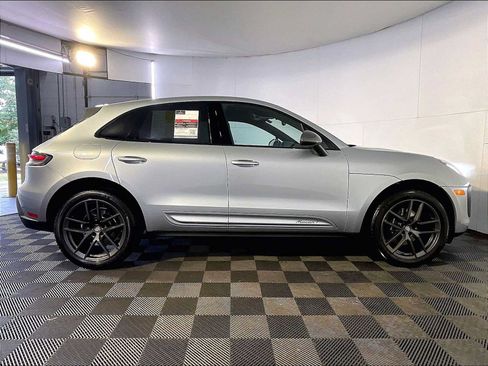 Certified 2023 Porsche Macan Turbo AWD/4WD image 8