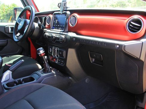 Used 2018 Jeep Wrangler Unlimited Rubicon AWD/4WD image 15