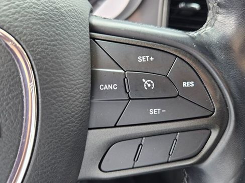 Used 2022 Dodge Charger SXT w/ Blacktop Package image 25