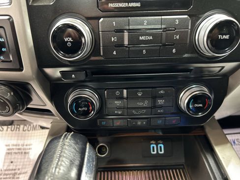 Used 2016 Ford F150 Lariat w/ Equipment Group 502A Luxury image 19