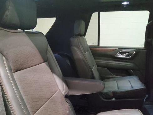 Used 2024 Chevrolet Tahoe High Country AWD/4WD image 18