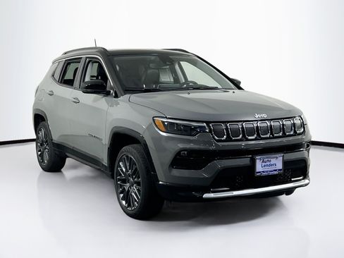 Used 2022 Jeep Compass Limited w/ Elite Group AWD/4WD image 3