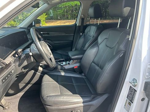 Used 2025 Kia Telluride EX w/ EX Captain's Chair Package FWD image 6