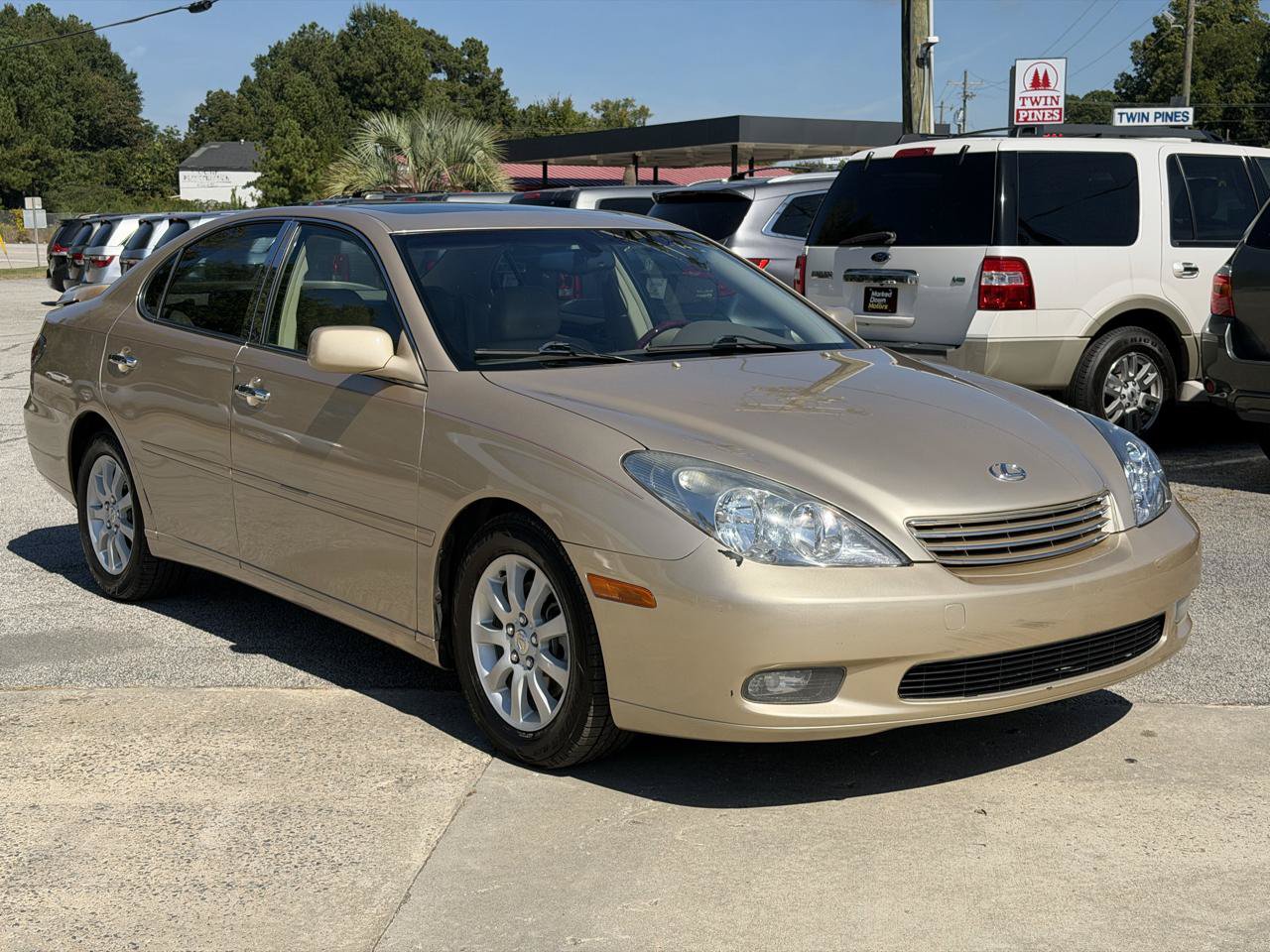 Used 2004 Lexus ES 330 FWD image 1