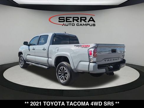 Used 2021 Toyota Tacoma SR5 AWD/4WD image 11