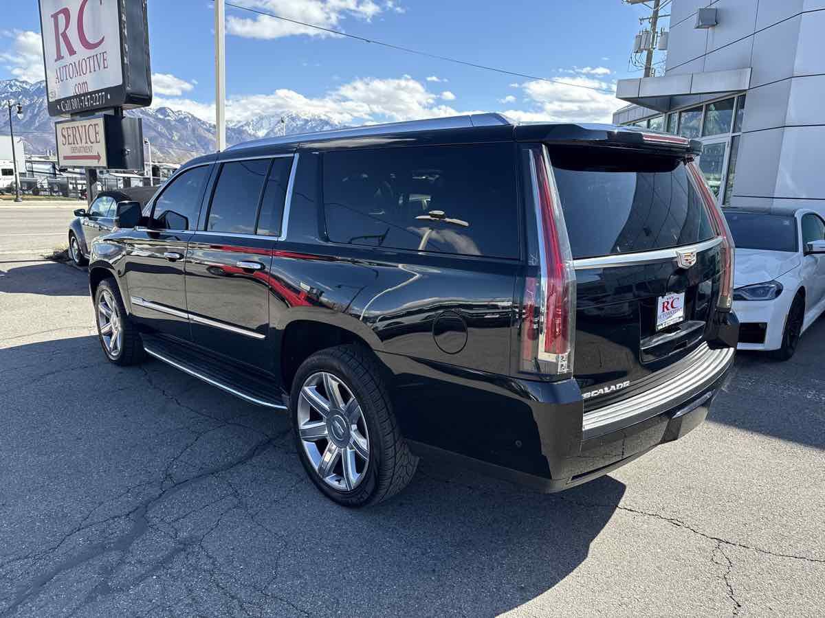 Used 2019 Cadillac Escalade ESV Premium Luxury AWD/4WD image 7