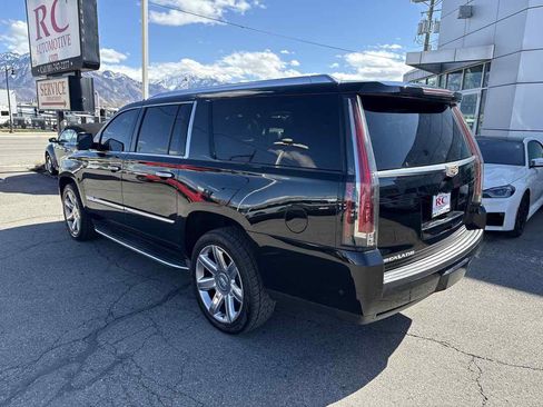 Used 2019 Cadillac Escalade ESV Premium Luxury image 7