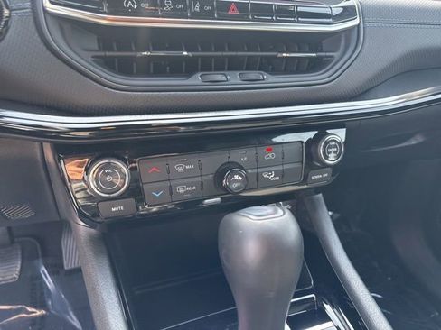 Used 2025 Jeep Compass Latitude w/ Altitude Special Edition AWD/4WD image 27