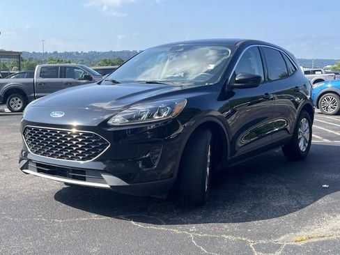 Used 2020 Ford Escape SE FWD image 9