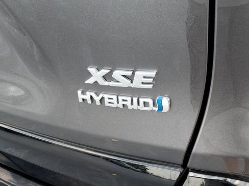 Used 2022 Toyota RAV4 XSE AWD/4WD image 10