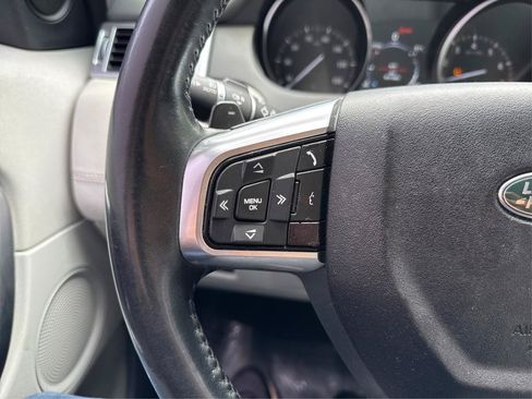 Used 2017 Land Rover Discovery Sport SE AWD/4WD image 28