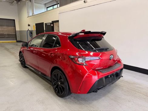 Used 2021 Toyota Corolla SE w/ Special Edition FWD image 3