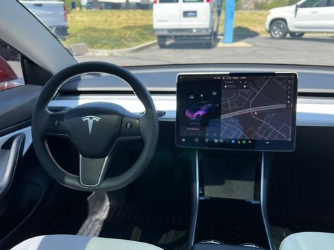 Used 2020 Tesla Model 3 Standard Range Plus RWD image 20