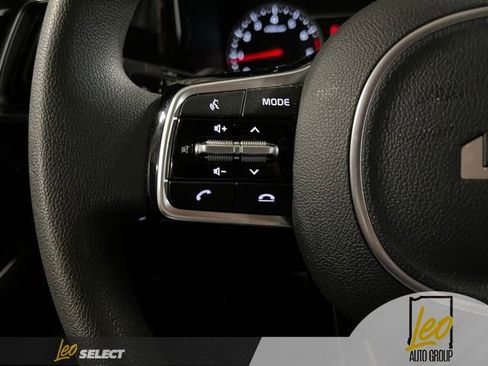 Used 2023 Kia Sorento LX AWD/4WD image 17