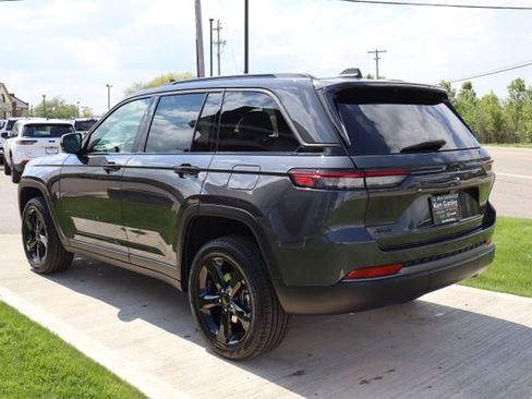 New 2026 Jeep Grand Cherokee Limited w/ Limited Altitude Package AWD/4WD image 30