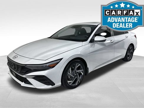 Certified 2025 Hyundai Elantra SEL FWD image 1