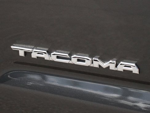 Used 2019 Toyota Tacoma TRD Sport image 41