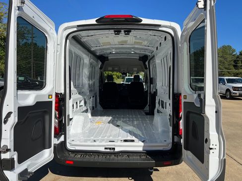 New 2025 Ford Transit 250 148 Medium Roof image 21