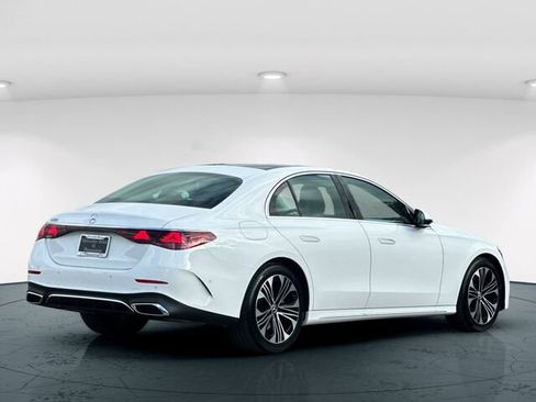 Used 2025 Mercedes-Benz E 350 Sedan image 7