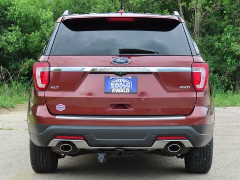 Used 2018 Ford Explorer XLT w/ Equipment Group 201A AWD/4WD image 13