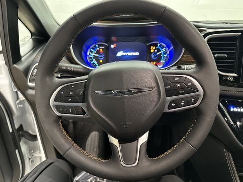 Used 2023 Chrysler Pacifica Pinnacle image 18