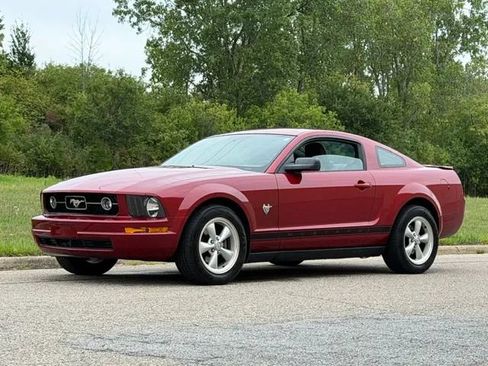Used 2009 Ford Mustang Premium RWD image 39