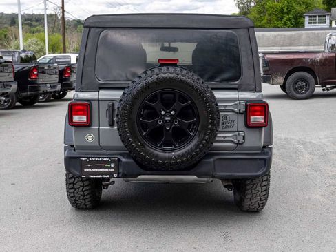 Used 2023 Jeep Wrangler Unlimited Sport AWD/4WD image 5