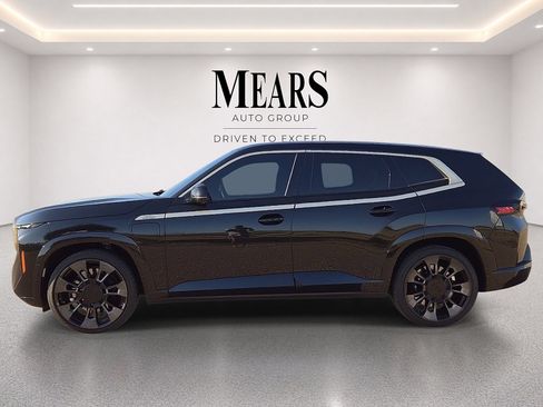 Used 2023 BMW XM AWD/4WD image 2