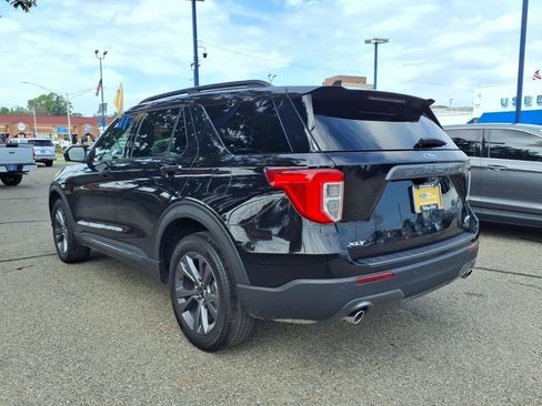 Used 2024 Ford Explorer XLT w/ Equipment Group 202A AWD/4WD image 9
