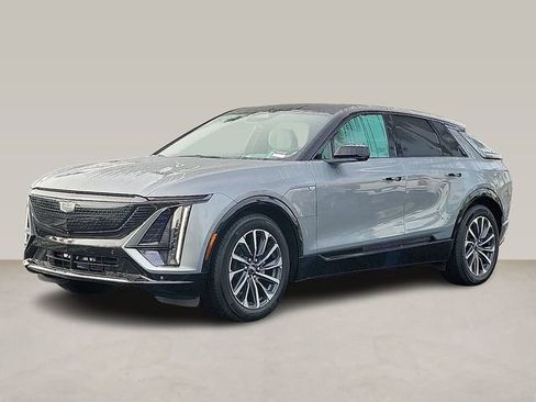 Used 2025 Cadillac Lyriq Sport image 6