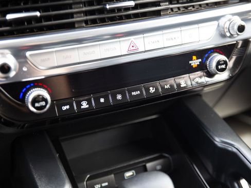 Used 2022 Kia Telluride LX image 15