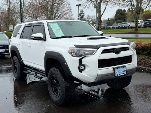 Used 2021 Toyota 4Runner TRD Off-Road Premium AWD/4WD image 2