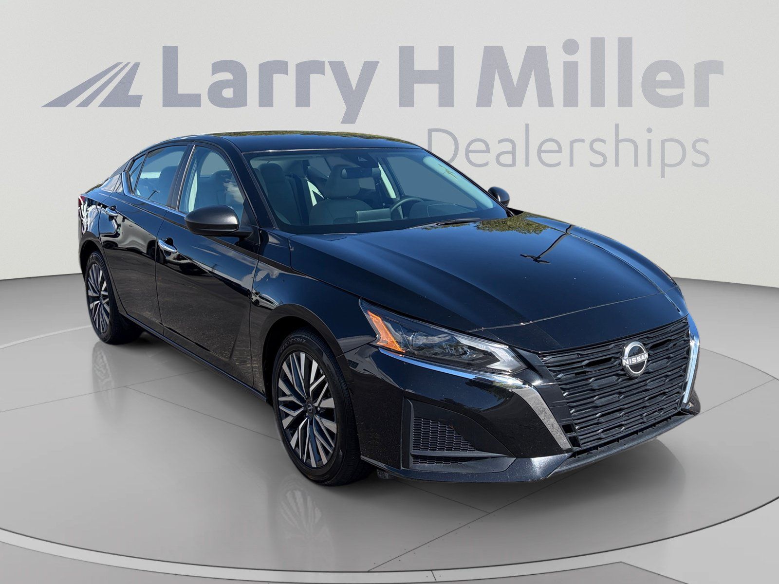Used 2025 Nissan Altima 2.5 SV FWD image 7