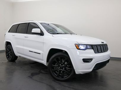 Used 2017 Jeep Grand Cherokee Altitude