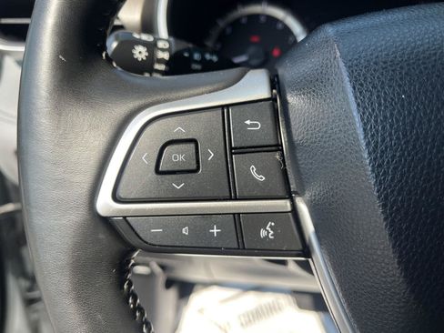 Used 2023 Toyota Highlander XLE AWD/4WD image 30